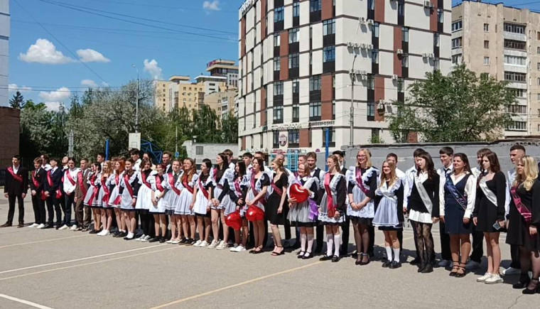 В нашей школе прозвенел последний звонок!.